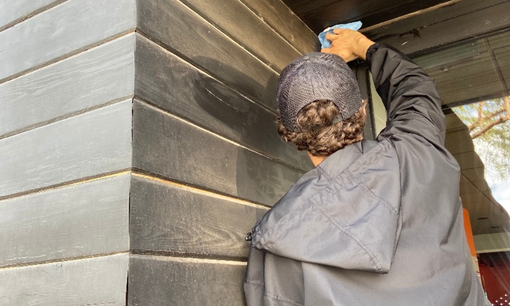 Professional knight cleaning commercial building windows in Arizona