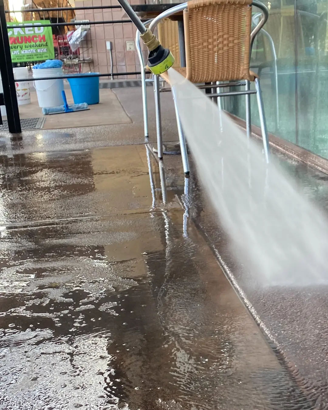 Commercial window washing